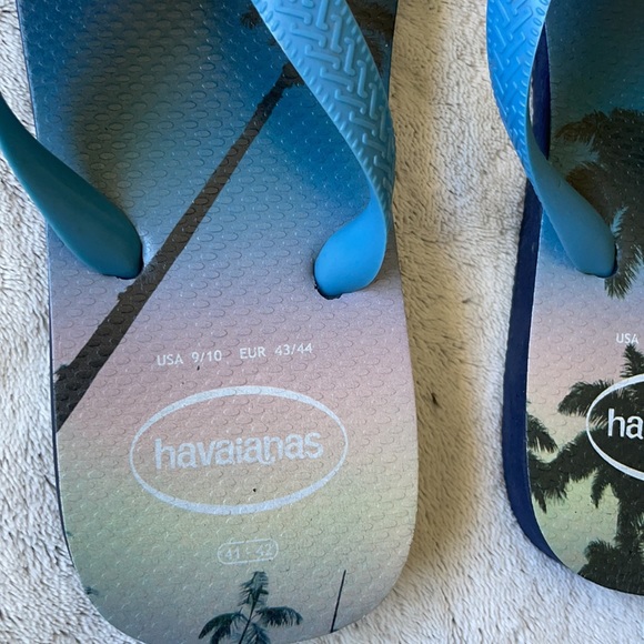Havaianas - worn once - size us 9/10 - Picture 2 of 3
